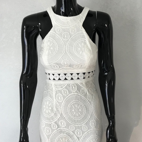 Beautiful and elegant white dress - Picture 3 of 5